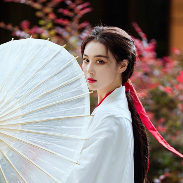 Kinh diễm trước sắc vóc U40 của "đại diện hệ nồng nhan" Cbiz: Body mướt mát lấn lướt dàn hậu bối, thời gian cũng phải chào thua- Ảnh 9.