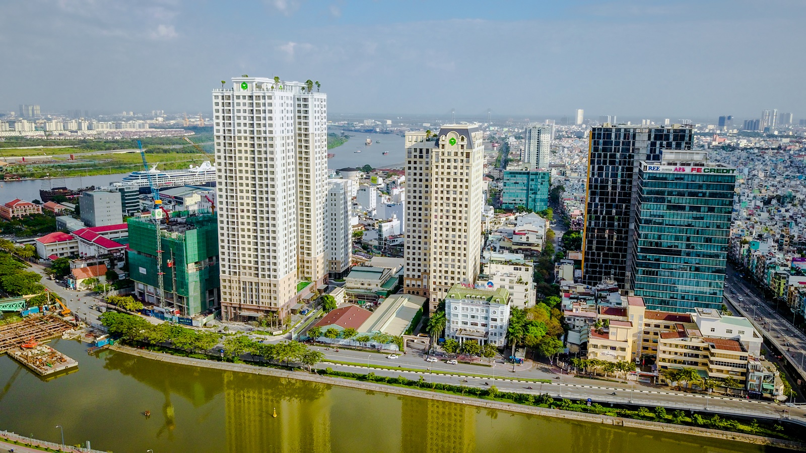 Cuộc đua thị phần bất động sản TP.HCM: Những