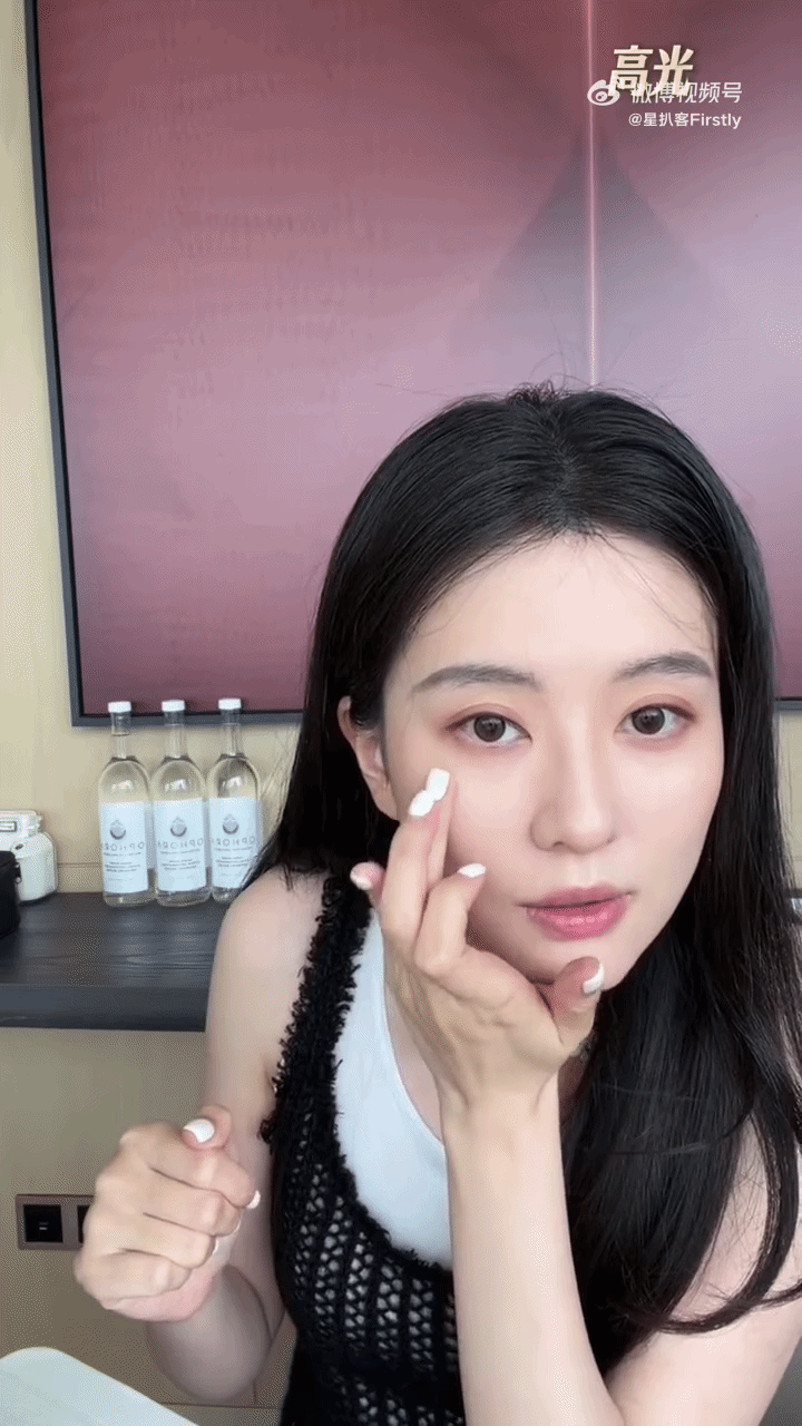 Không ai nhận ra mỹ nhân 9X giàu nhất showbiz sau khi giải nghệ cưới thiếu gia tập đoàn nghìn tỷ- Ảnh 4.