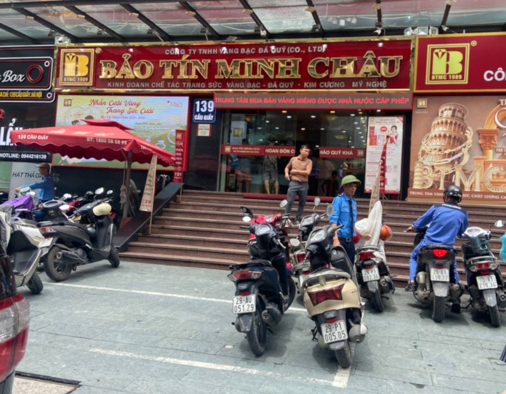Vì sao vàng 18-19 triệu/chỉ thì tranh nhau xếp hàng, giờ còn 14,38 triệu lại không thấy ai?- Ảnh 3.
