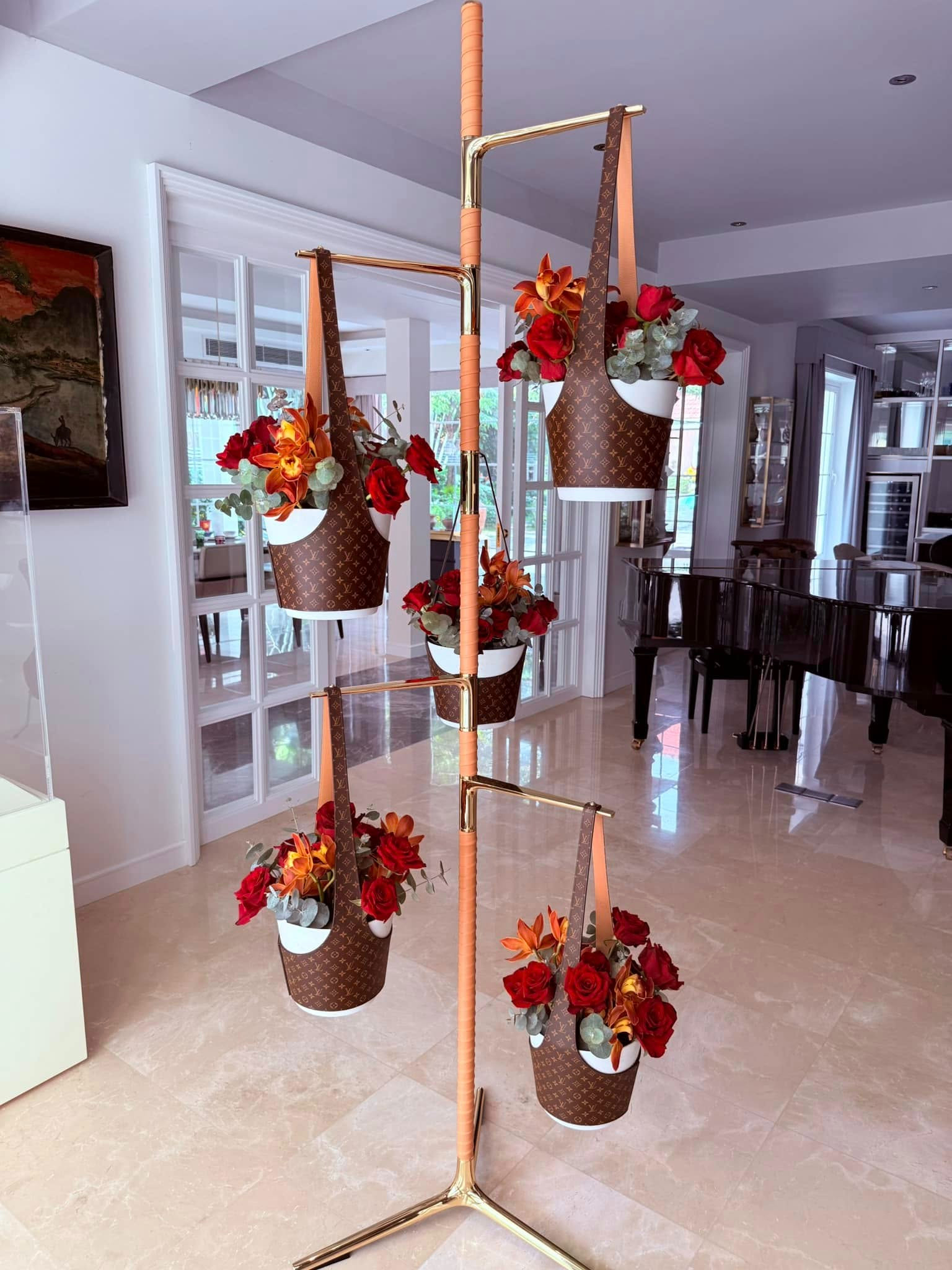 Nam nghệ sĩ Việt kết hôn với vợ đại gia kém 16 tuổi: Sở hữu biệt thự sân vườn hoành tráng, đẹp như resort 5*- Ảnh 11.