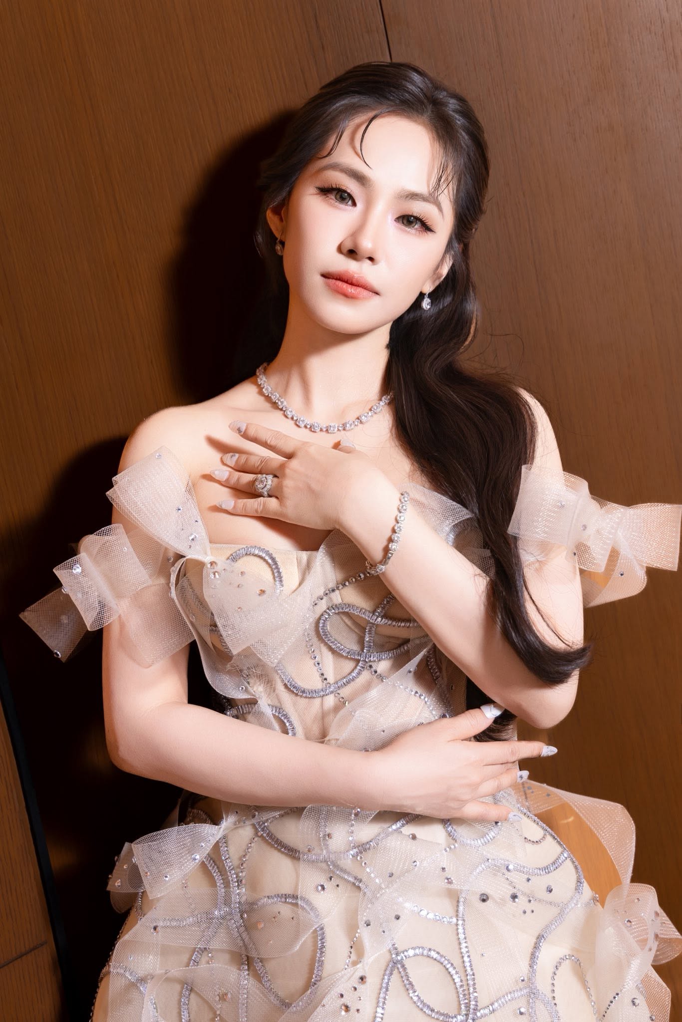 Nữ ca sĩ Việt 41 tuổi tốt nghiệp Nhạc viện loại giỏi, từ hát đâu hot đó nay bị chê “thảm họa”- Ảnh 6.