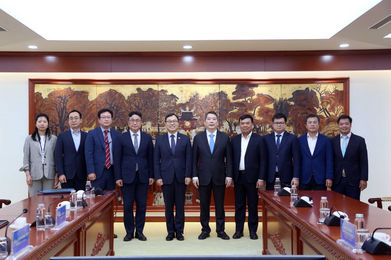 Thứ trưởng Cao Anh Tuấn tiếp Đại sứ Hàn Quốc tại Việt Nam Choi Young-sam Thứ trưởng Cao Anh Tuấn tiếp Đại sứ Hàn Quốc tại Việt Nam Choi Young-sam
