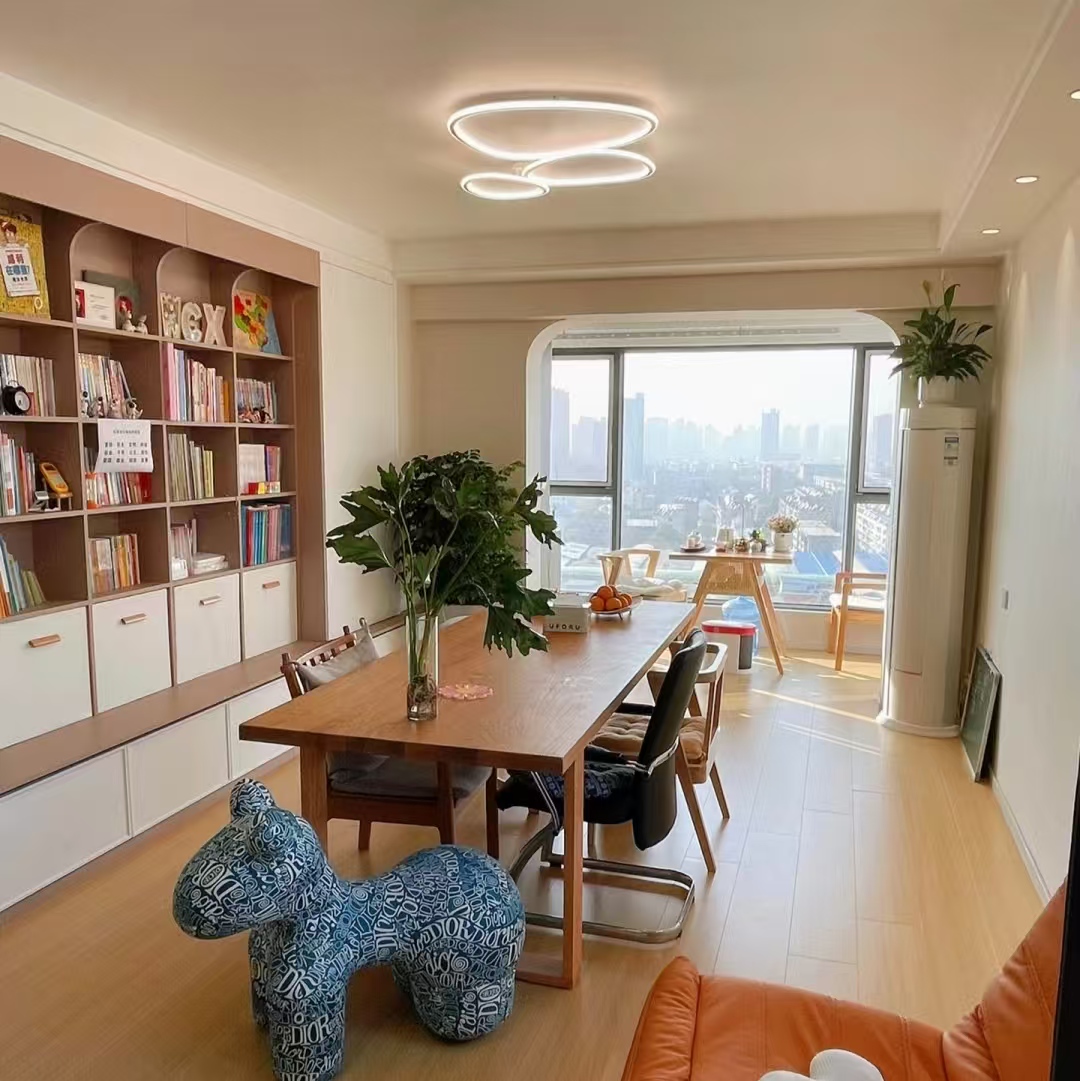 Phòng khách “biến mất” từng là xu hướng đình đám, thế nhưng vì sao ngày càng nhiều gia đình quay lại với thiết kế truyền thống? - Ảnh 3.