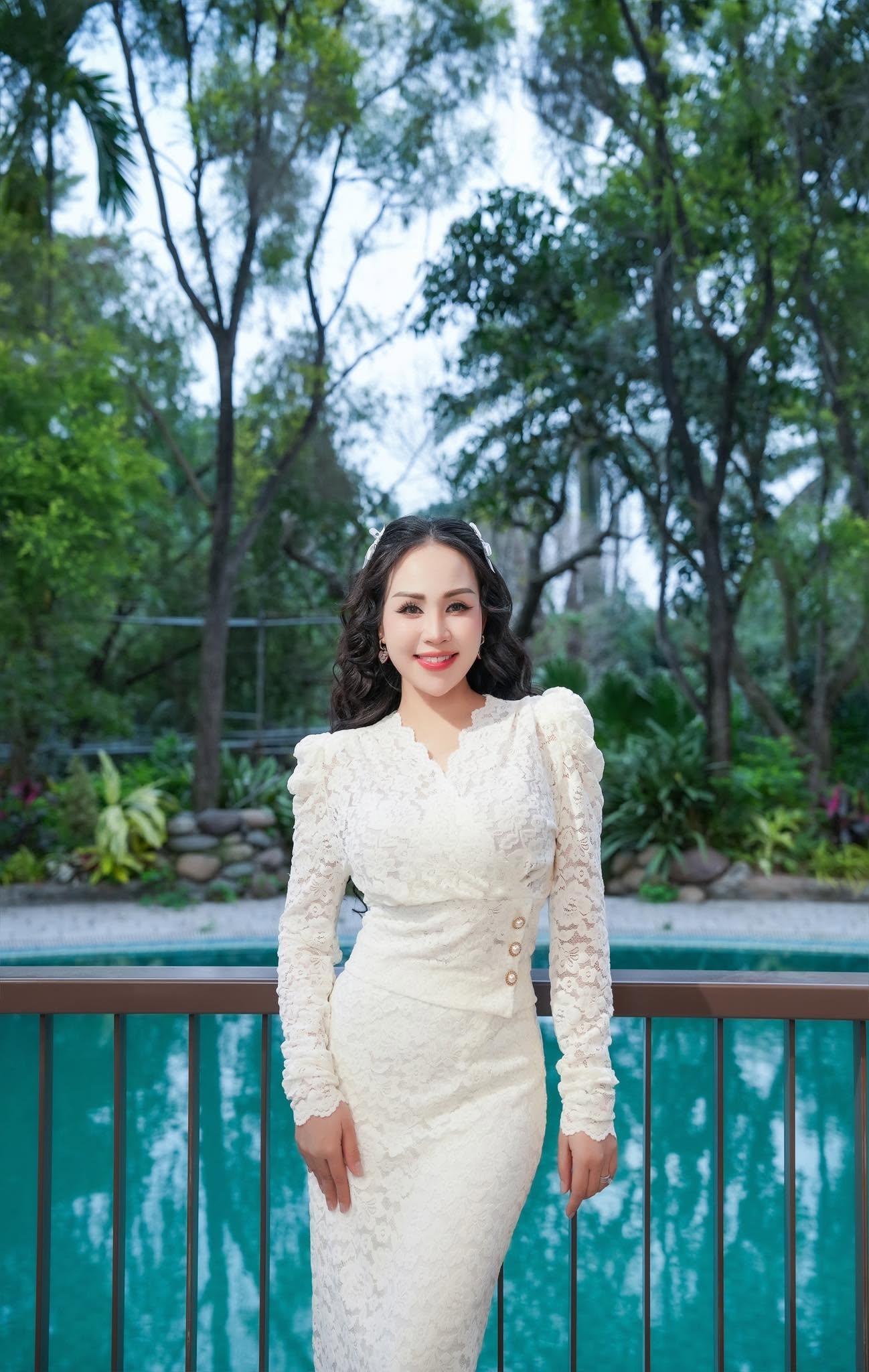 Nữ nghệ sĩ là giảng viên Học viện Âm nhạc Quốc gia, được chồng xây tặng biệt phủ 25.000m2 ở Gia Lâm - Ảnh 5.