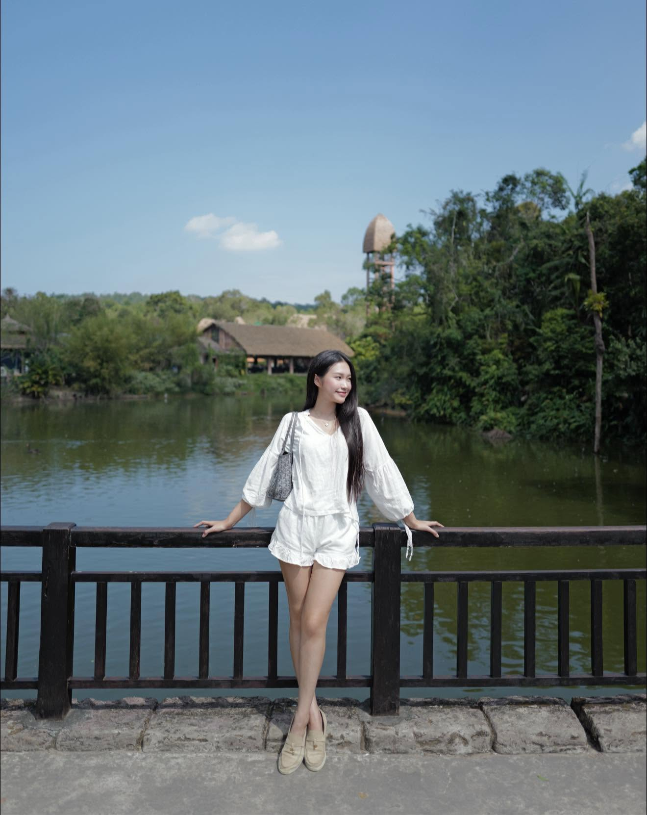 Doãn Hải My lên đồ đi ăn cưới là rõ đẳng cấp Top 10 Hoa hậu Việt Nam, khác hẳn style nhạt nhạt thường ngày- Ảnh 20.