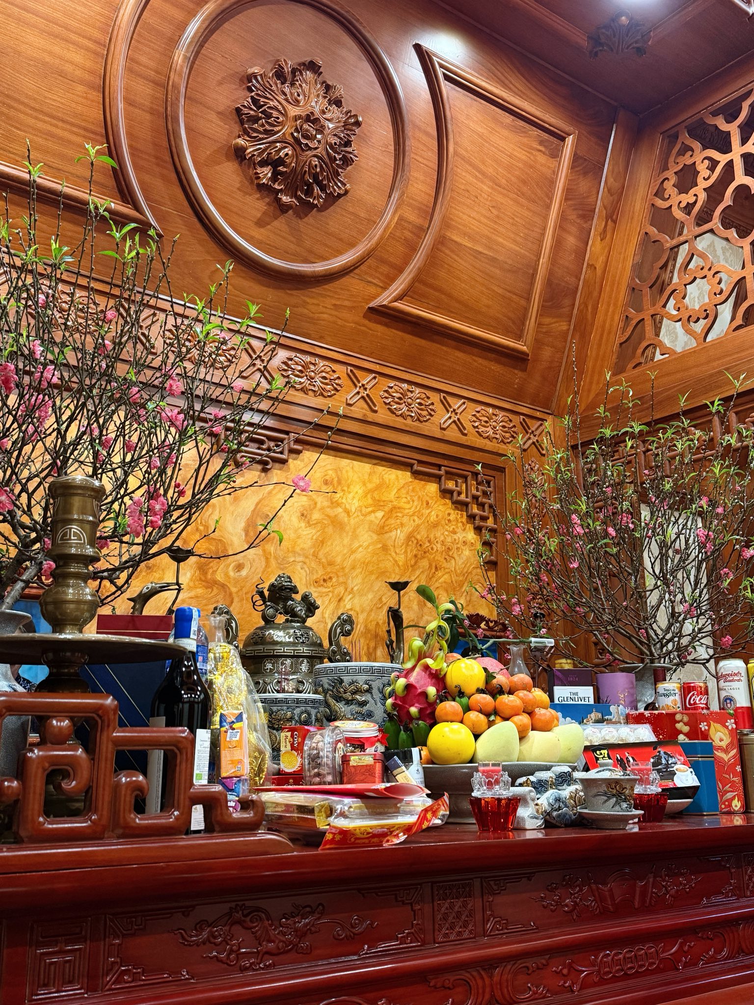 "Phú bà" 34 tuổi trẻ đẹp như gái 18: Được chồng yêu chiều, sống cuộc đời xa hoa trong dinh thự Sài thành lộng lẫy- Ảnh 12.
