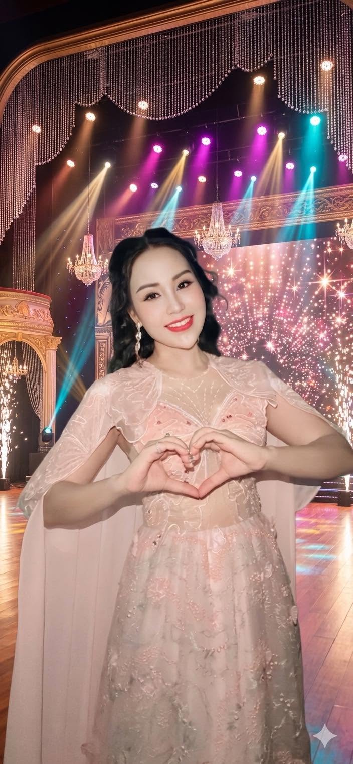 Nữ nghệ sĩ là giảng viên Học viện Âm nhạc Quốc gia, được chồng xây tặng biệt phủ 25.000m2 ở Gia Lâm - Ảnh 1.
