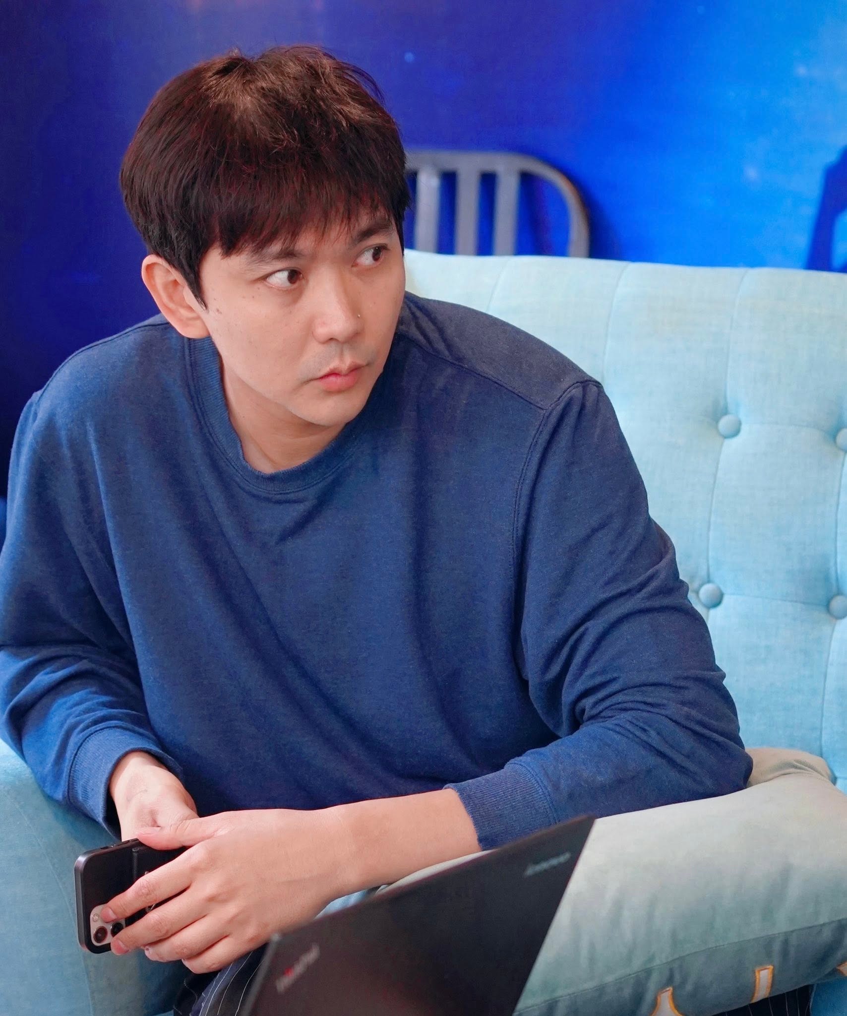 Ca sĩ Tim tiếp tục 