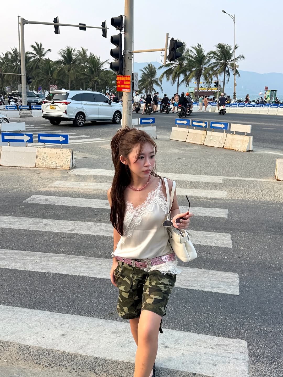Cô gái Việt ở Singapore: Chỉ cao 1m49 nhưng mặc đẹp như được lập trình, diện bộ nào cũng muốn thả tim- Ảnh 6.