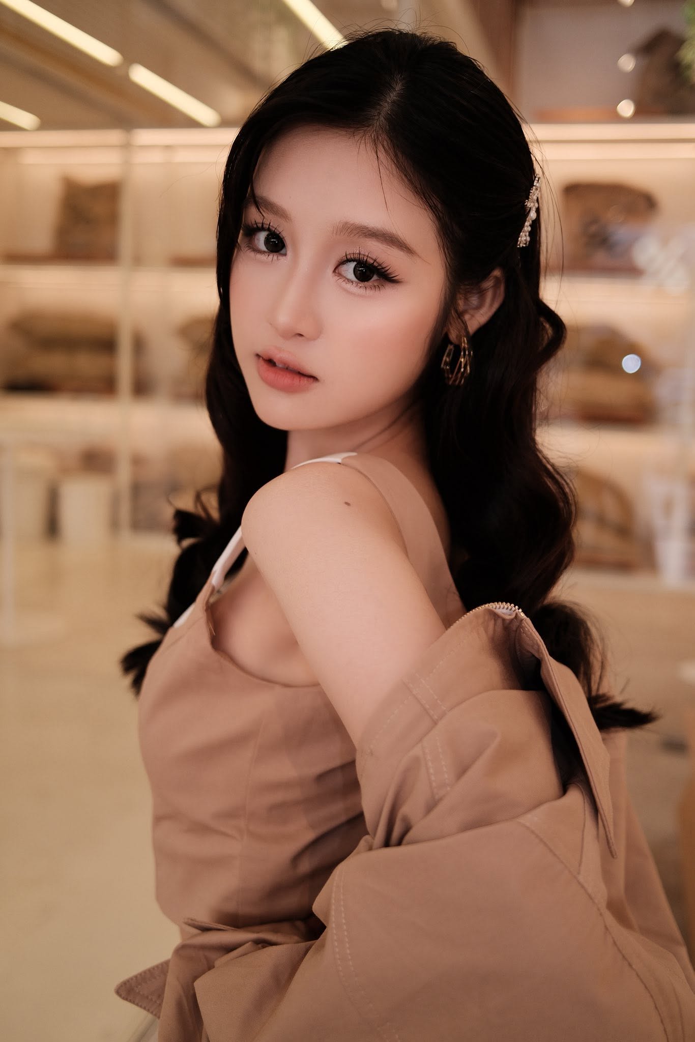 Mỹ nhân Việt mới 18 tuổi đã bị đòi giải nghệ để đi thi Hoa hậu: Nhan sắc thần thánh mê hoặc 4 triệu fan- Ảnh 7.