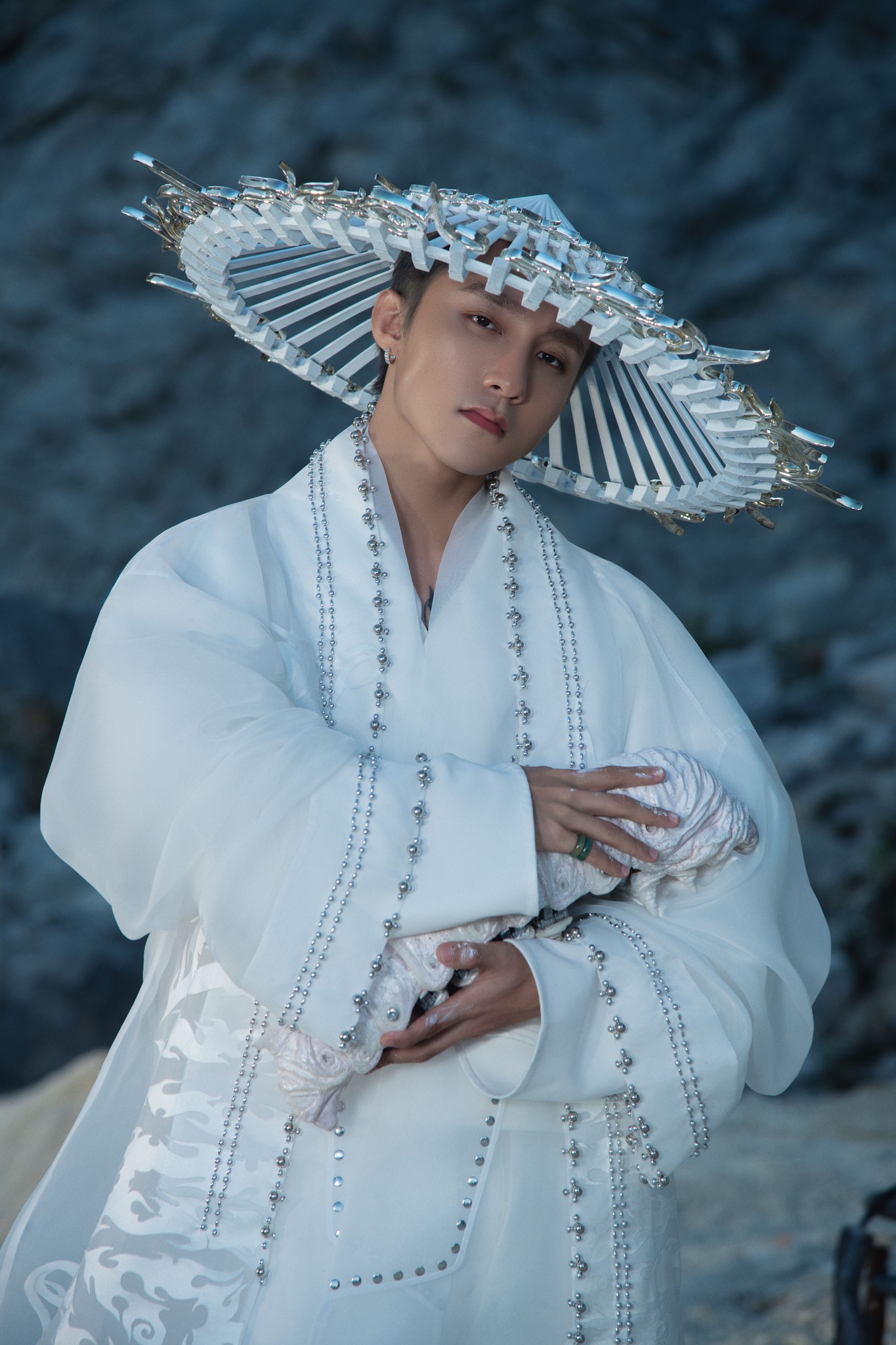 Đơn vị sản xuất MV Come My Way của Sơn Tùng xin lỗi, làm rõ tranh cãi tham khảo tác phẩm của nghệ sĩ Lê Giang- Ảnh 4. Đơn vị sản xuất MV Come My Way của Sơn Tùng xin lỗi, làm rõ tranh cãi tham khảo tác phẩm của nghệ sĩ Lê Giang- Ảnh 4.