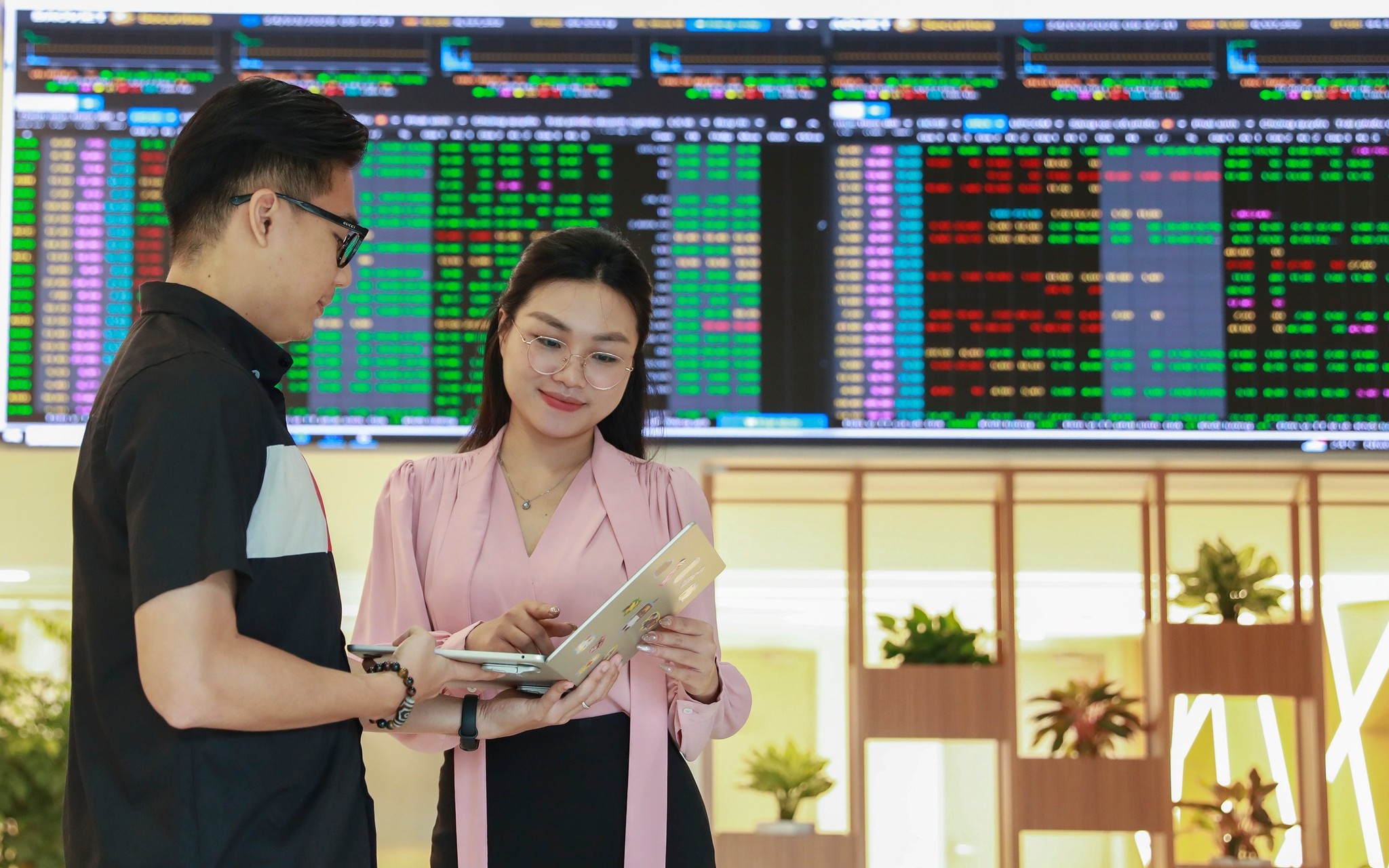 Chứng khoán ngày 22/6: Cổ phiếu 