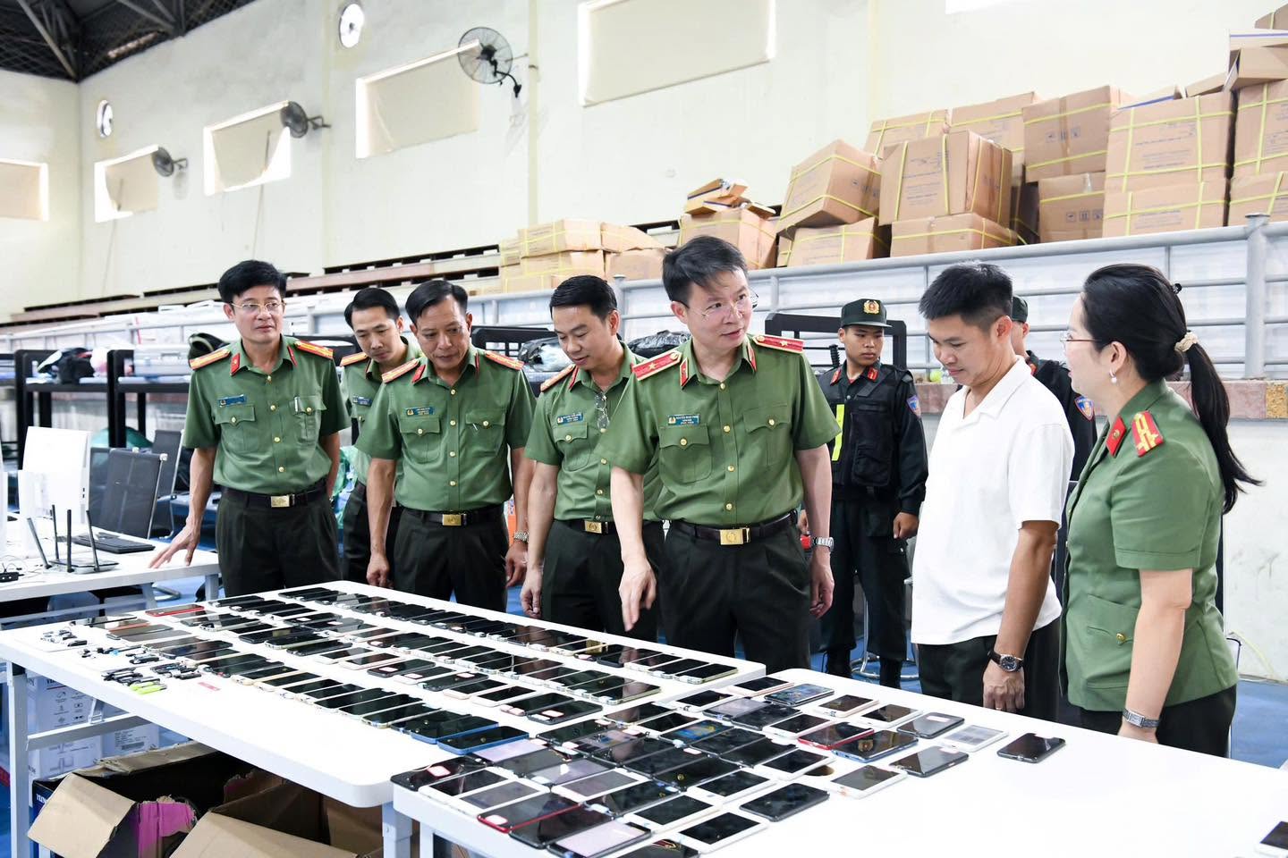 Chính thức: Bắt tạm giam Trần Thị Thu Hường trong vụ xây dựng Trung tâm lừa đảo quy mô 'khủng' tại Việt Nam - Ảnh 7.
