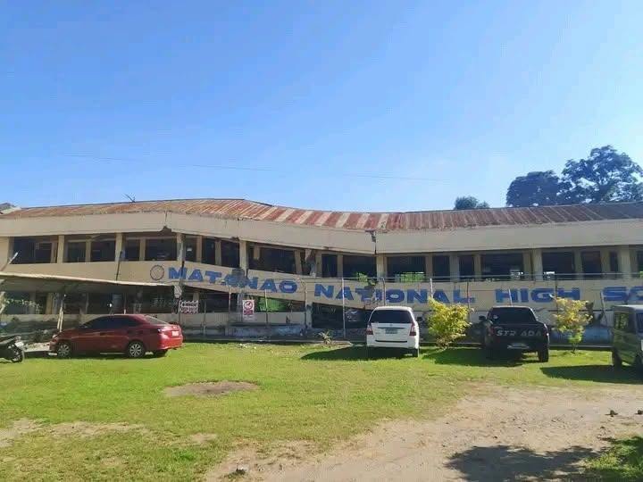 Hiện trường động đất 7,8 độ ở Philippines: Trung tâm thương mại đổ sập, chôn vùi cửa hàng Jollibee bên dưới; nhiều tòa nhà bị 