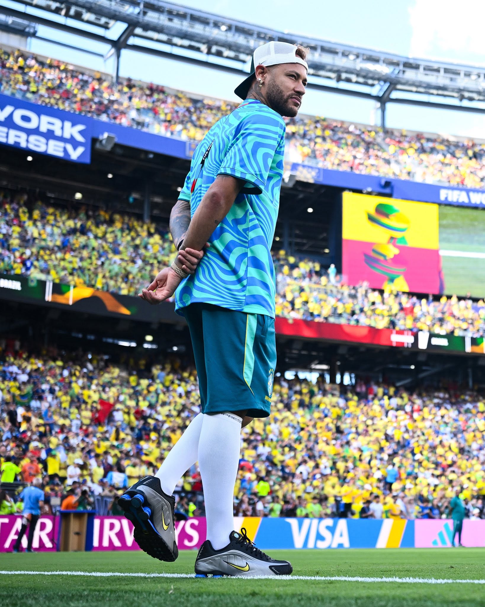 Neymar bị hàng trăm ống kinh "pressing"- Ảnh 3. Neymar bị hàng trăm ống kinh "pressing"- Ảnh 3.