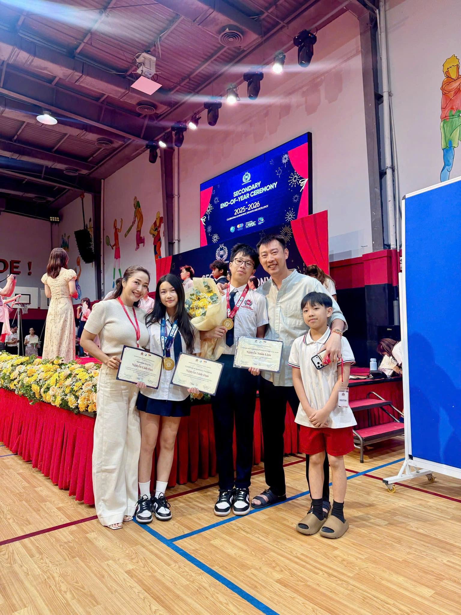 Ốc Thanh Vân đưa 3 con trở lại Úc- Ảnh 5.