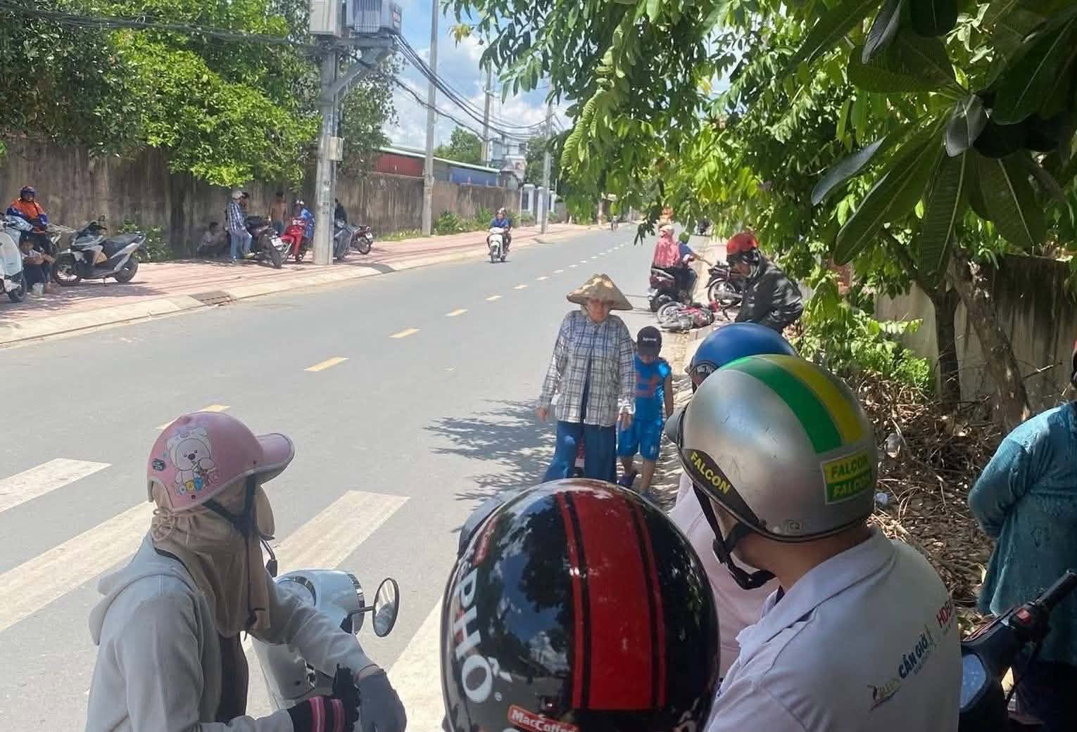 Nam sinh bị người đàn ông dùng xẻng đánh tử vong bên đường ở TP.HCM: Tiết lộ về nghi phạm- Ảnh 1.