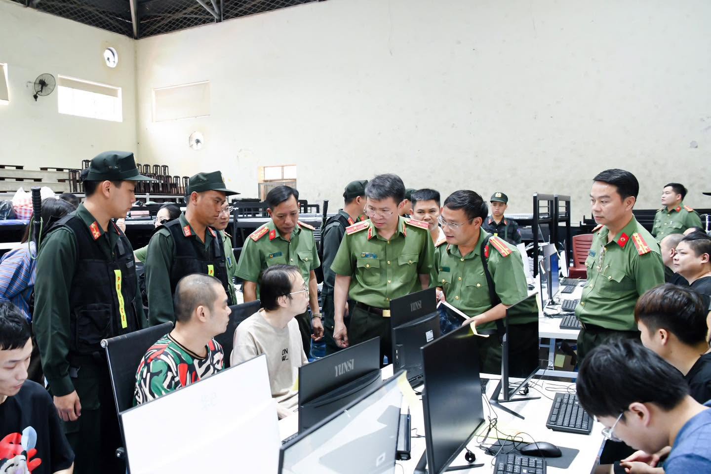 Chính thức: Bắt tạm giam Trần Thị Thu Hường trong vụ xây dựng Trung tâm lừa đảo quy mô 'khủng' tại Việt Nam - Ảnh 6.