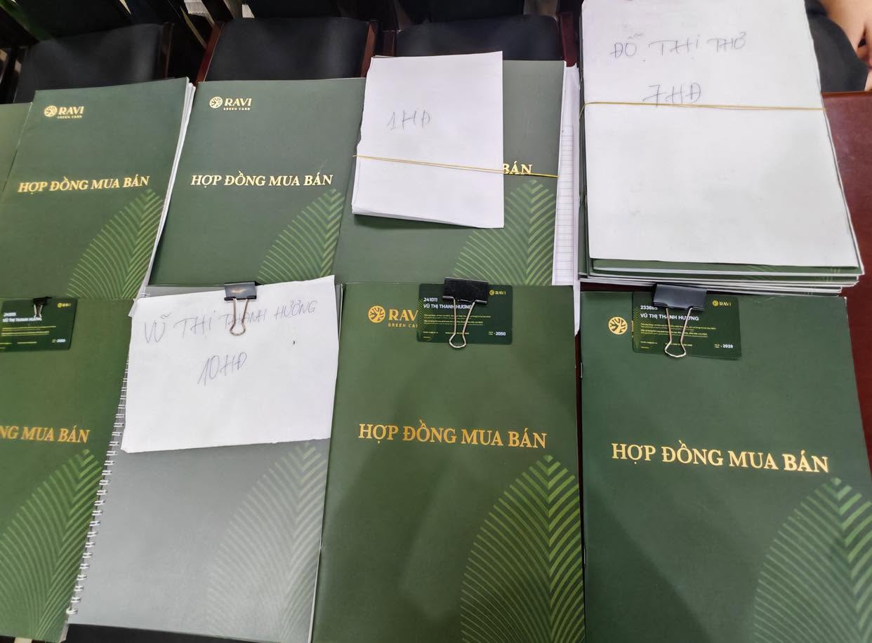 Cận cảnh những tập hợp đồng mua bán kỳ nghỉ khiến 493 người mất hơn 181 tỷ đồng- Ảnh 7.