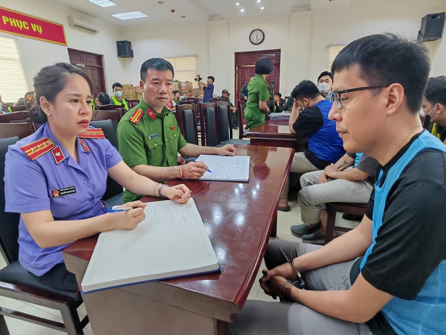 Cận cảnh những tập hợp đồng mua bán kỳ nghỉ khiến 493 người mất hơn 181 tỷ đồng- Ảnh 4.