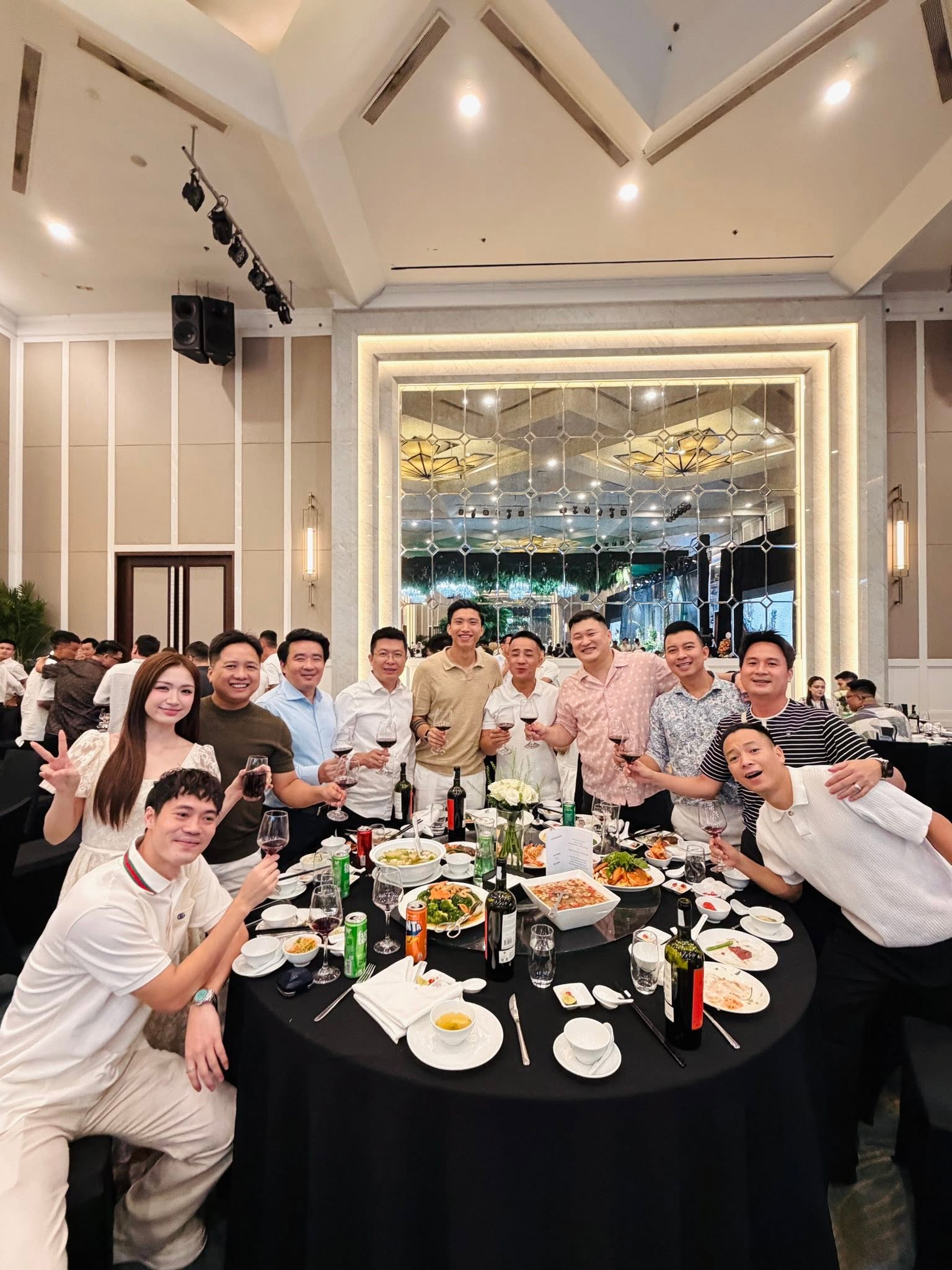 Công Phượng, Văn Toàn đổ bộ đám cưới hot nhất làng bóng đá- Ảnh 4.
