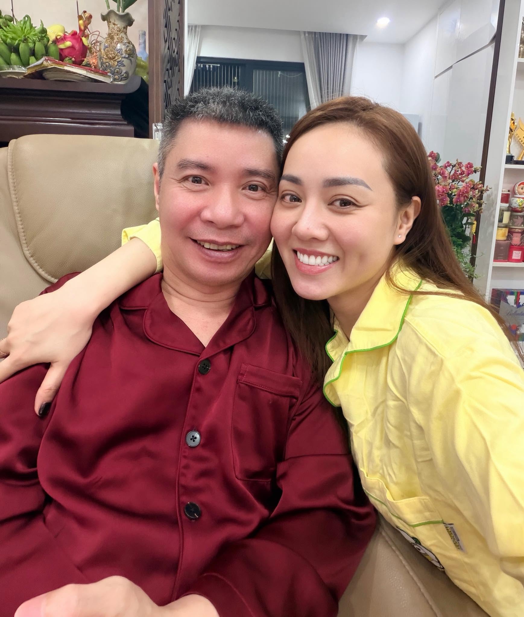 Tình hình NSND Công Lý sau khi vợ kém 15 tuổi thông báo dừng sang Nhật chữa trị- Ảnh 2.