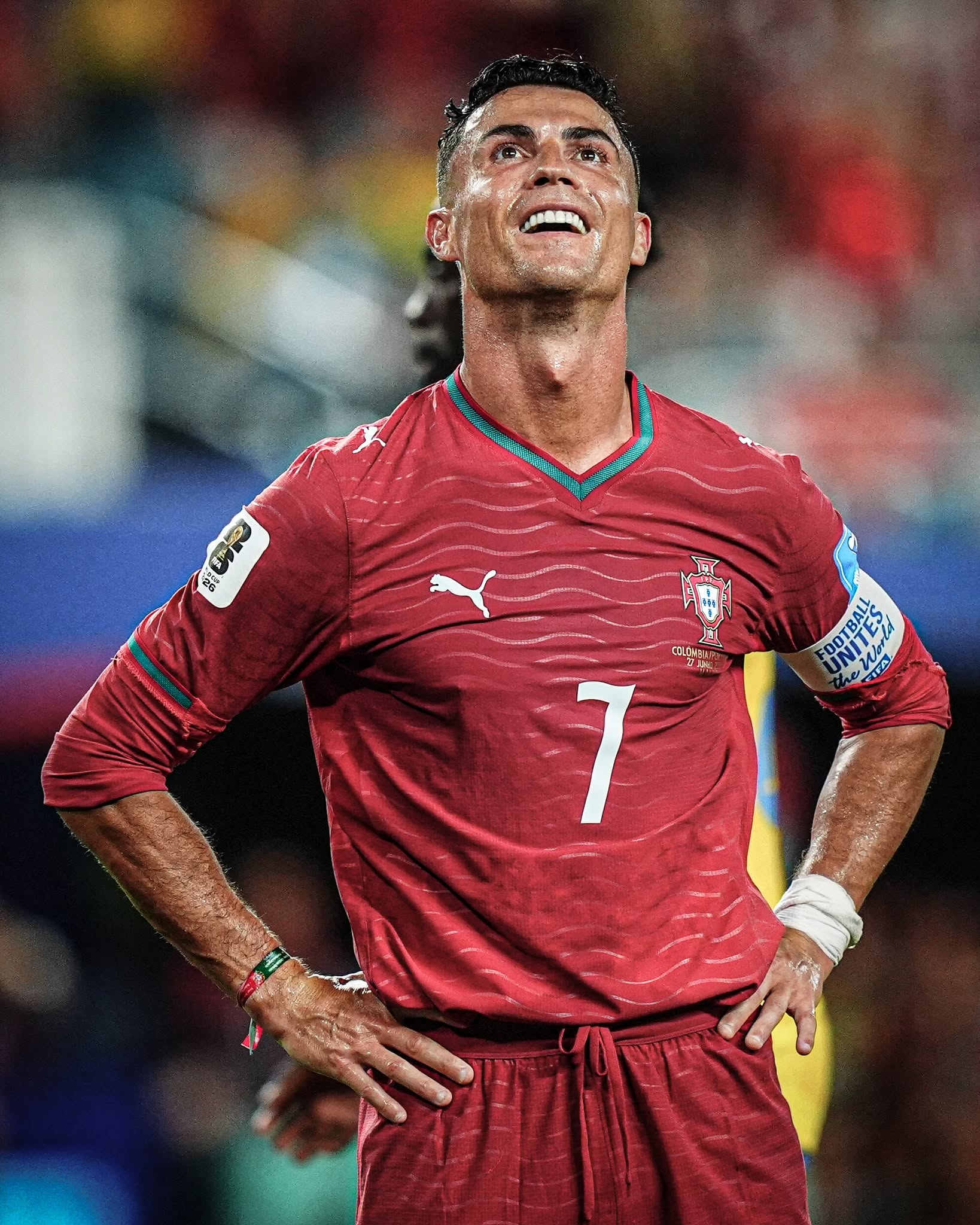Nàng WAG Georgina diện đầm xẻ sâu nóng bỏng sang Mỹ cổ vũ Ronaldo nhưng siêu sao lại bị "tắt tiếng", bị chấm 6,3 điểm- Ảnh 6.