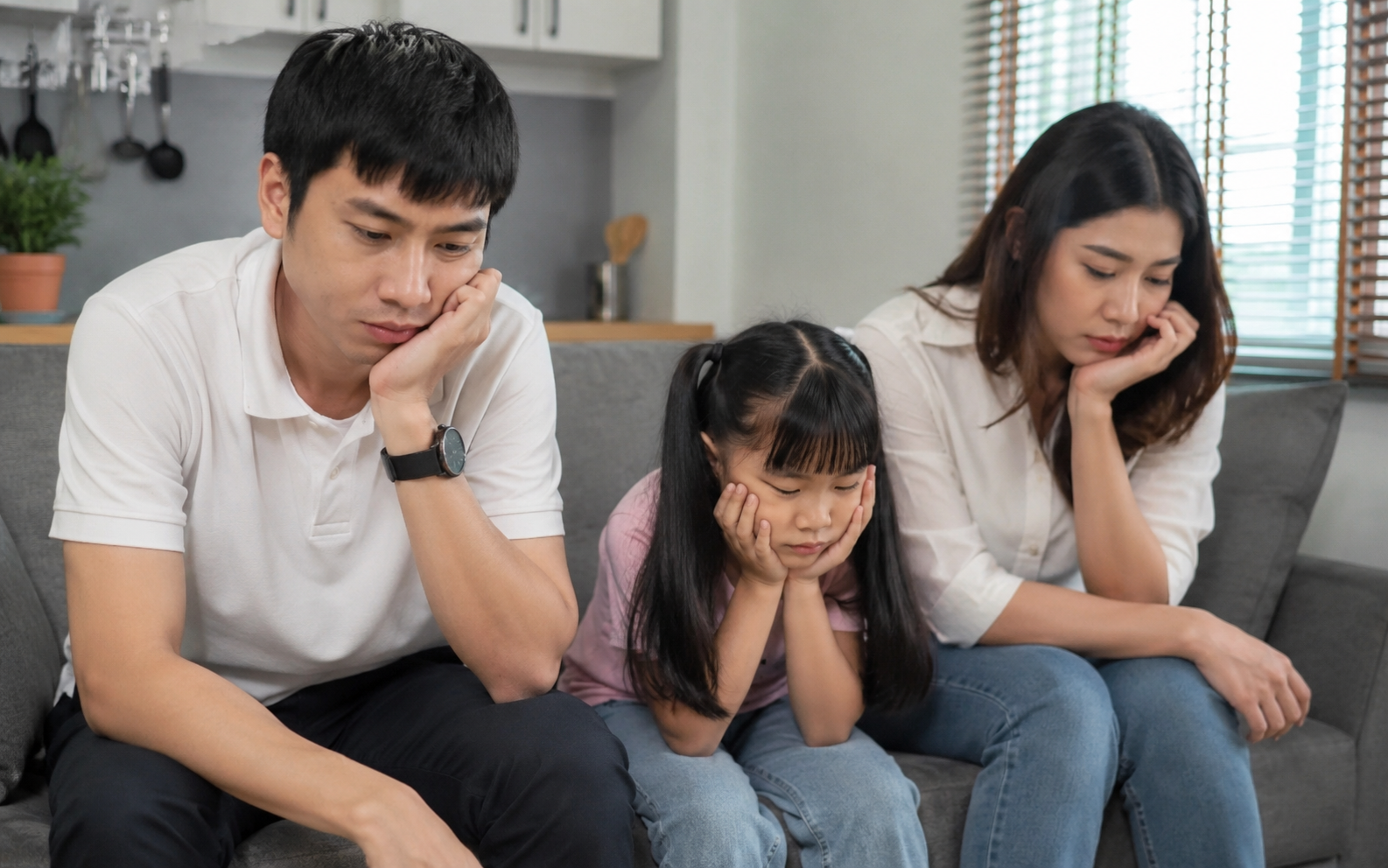 Một gia đình đáng sợ nhất không phải là cãi vã, mà là chỉ có một người liên tục làm điều này- Ảnh 1. Một gia đình đáng sợ nhất không phải là cãi vã, mà là chỉ có một người liên tục làm điều này- Ảnh 1.