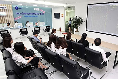 Động lực nâng hạng thị trường chính là các doanh nghiệp đại chúng