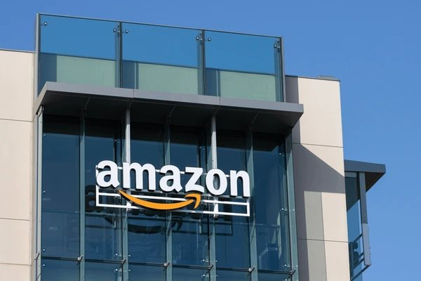 Chi 3,9 tỷ USD mua công ty y tế, Amazon giờ tung AI có thể đọc hồ sơ bệnh án người dùng- Ảnh 1.
