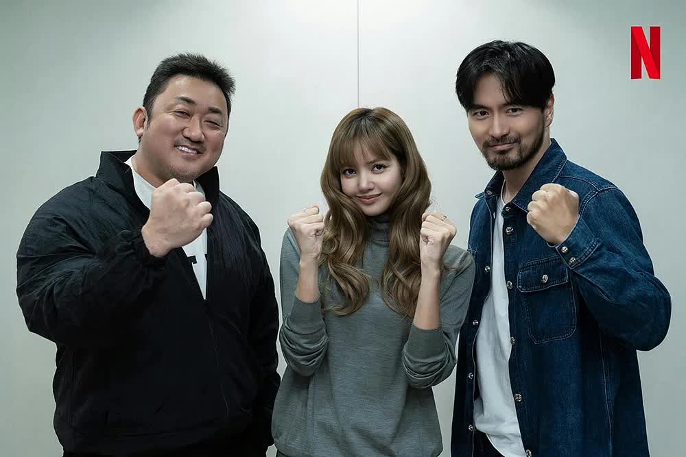 Nhìn Lisa (BLACKPINK) biểu diễn ở World Cup mà thấy bất công cho Angelababy- Ảnh 5.