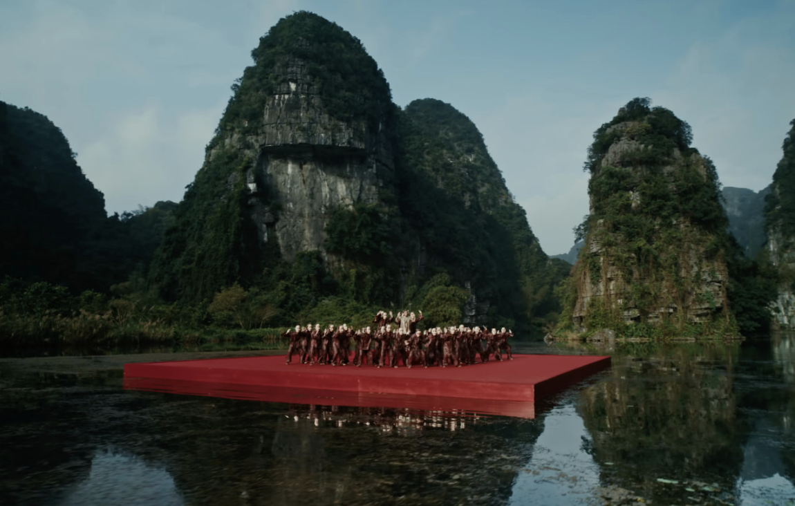 Gọi Ninh Bình là nơi vừa đẹp vừa linh thiêng, Sơn Tùng M-TP dốc sức mang trọn văn hóa và tiếng nói Việt Nam ra thế giới - Ảnh 13.