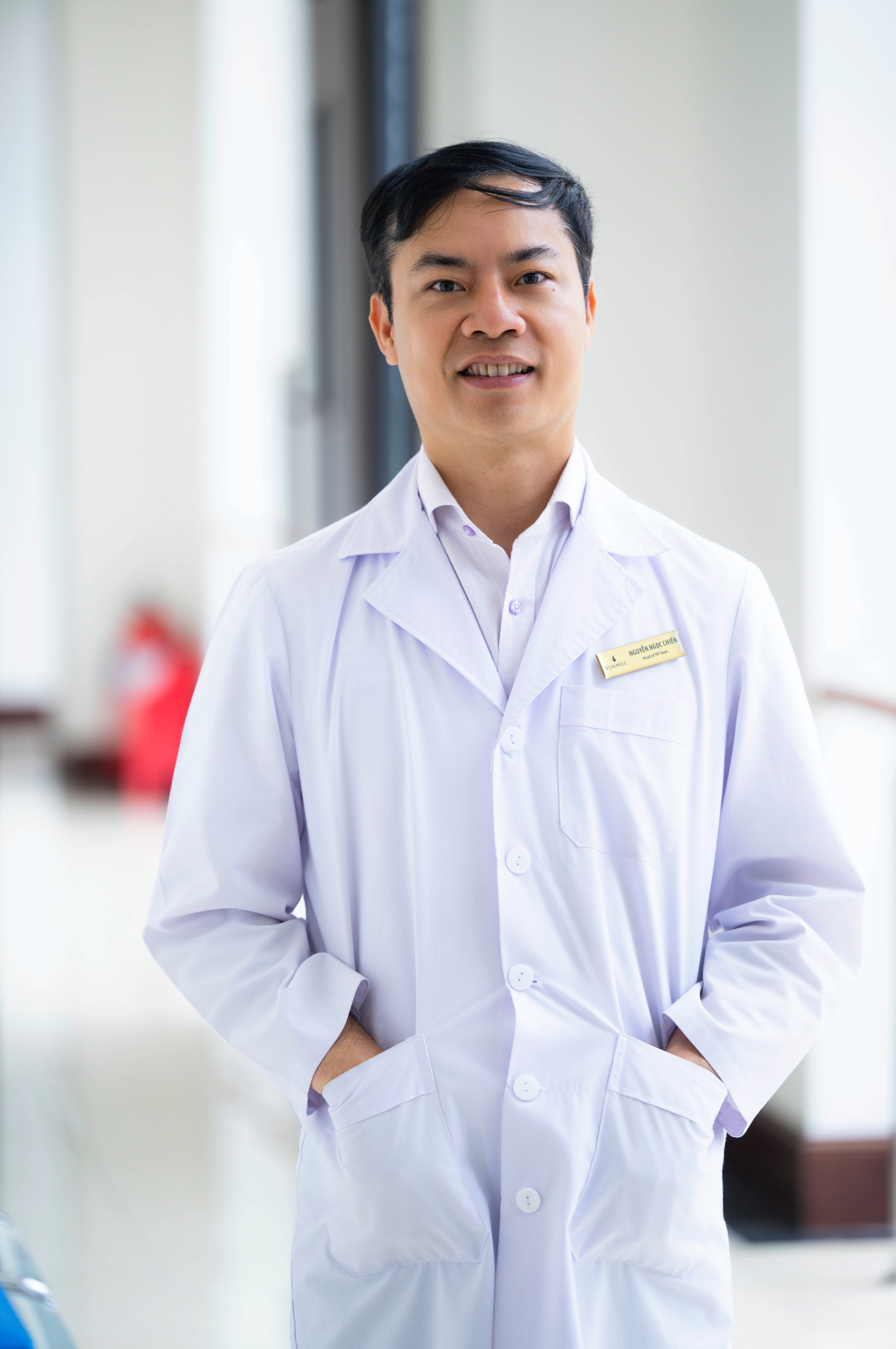 Bệnh nhân từ Anh, Nhật đưa con về Hà Nội thăm 