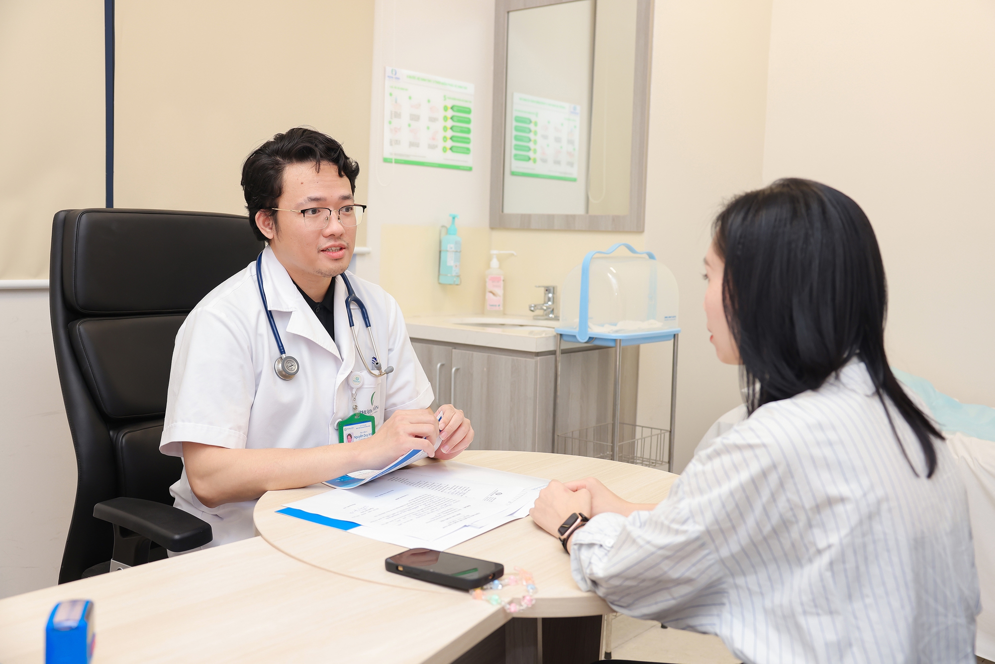 Chồng tháo mặt nạ oxy để hôn vợ lần cuối đăng tâm thư nghẹn lòng: Người vợ qua đời đã 1 tuần vì bệnh ung thư hạch- Ảnh 4.