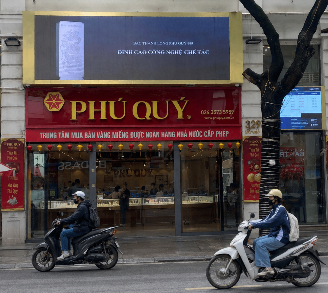 Vì sao vàng 18-19 triệu/chỉ thì tranh nhau xếp hàng, giờ còn 14,38 triệu lại không thấy ai?- Ảnh 1.