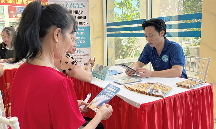 Thêm nhiều kênh hỗ trợ người tham gia BHXH, BHYT - Ảnh 1.
