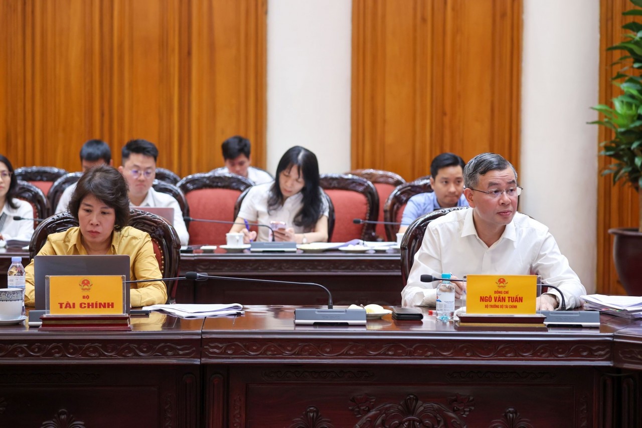 Thủ tướng: Tạo cơ chế đột phá để phát triển Trung tâm tài chính quốc tế