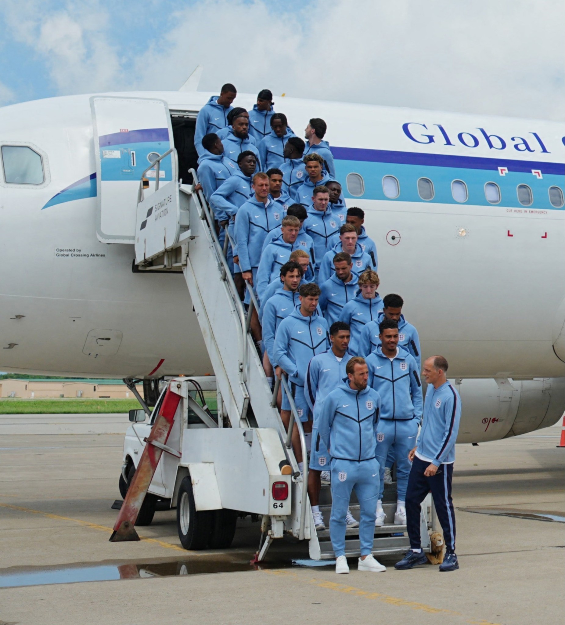 Tin mới nhất vụ đội tuyển Anh bị trộm giày ở World Cup: Đã bắt được 2 nghi phạm táo tợn- Ảnh 1. Tin mới nhất vụ đội tuyển Anh bị trộm giày ở World Cup: Đã bắt được 2 nghi phạm táo tợn- Ảnh 1.