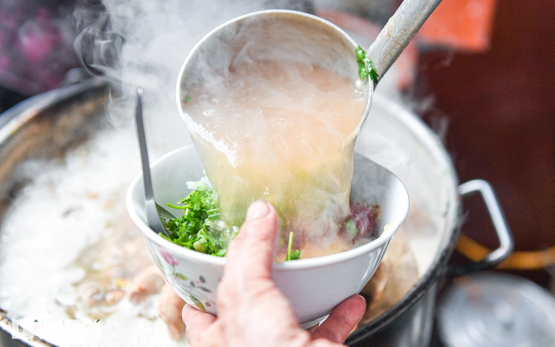 Những người không nên ăn quả mận - Ảnh 2.
