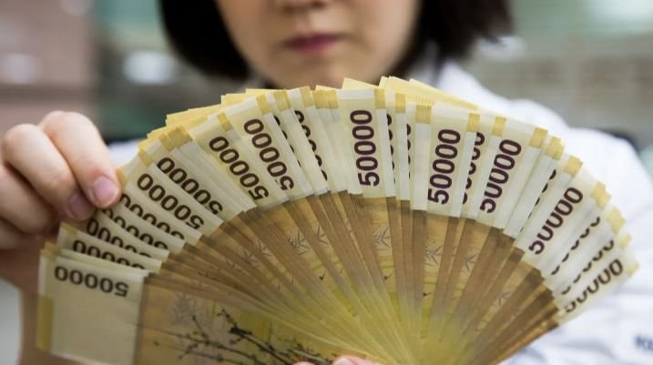 Quốc gia châu Á 'kêu cứu' vì cơn mưa tiền thưởng cho công nhân ngành chip: Cơn đau đầu từ lạm phát thượng nguồn- Ảnh 2.