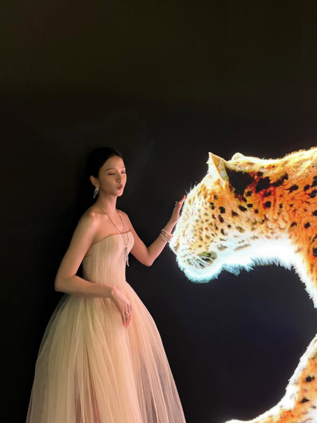 Không ai xứng với danh xưng "công chúa" hơn Jisoo!- Ảnh 6. Không ai xứng với danh xưng "công chúa" hơn Jisoo!- Ảnh 6.