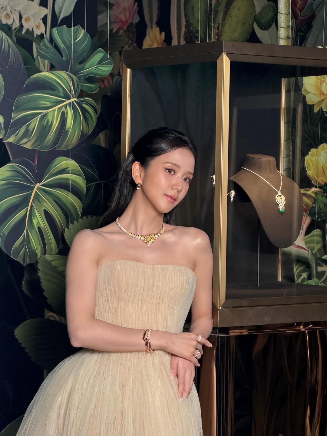 Không ai xứng với danh xưng "công chúa" hơn Jisoo!- Ảnh 9. Không ai xứng với danh xưng "công chúa" hơn Jisoo!- Ảnh 9.