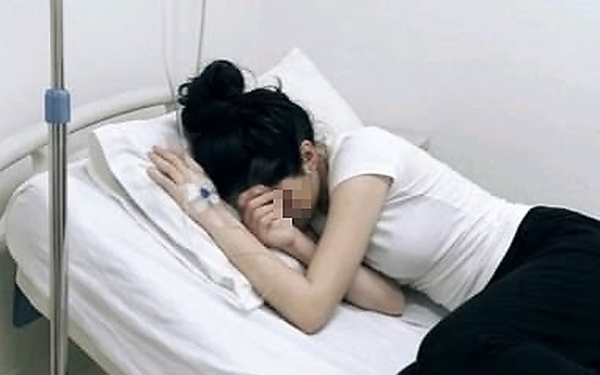 Chuyên gia chỉ ra 4 thực phẩm làm răng ố vàng, đánh mãi vẫn không trắng - Ảnh 3.