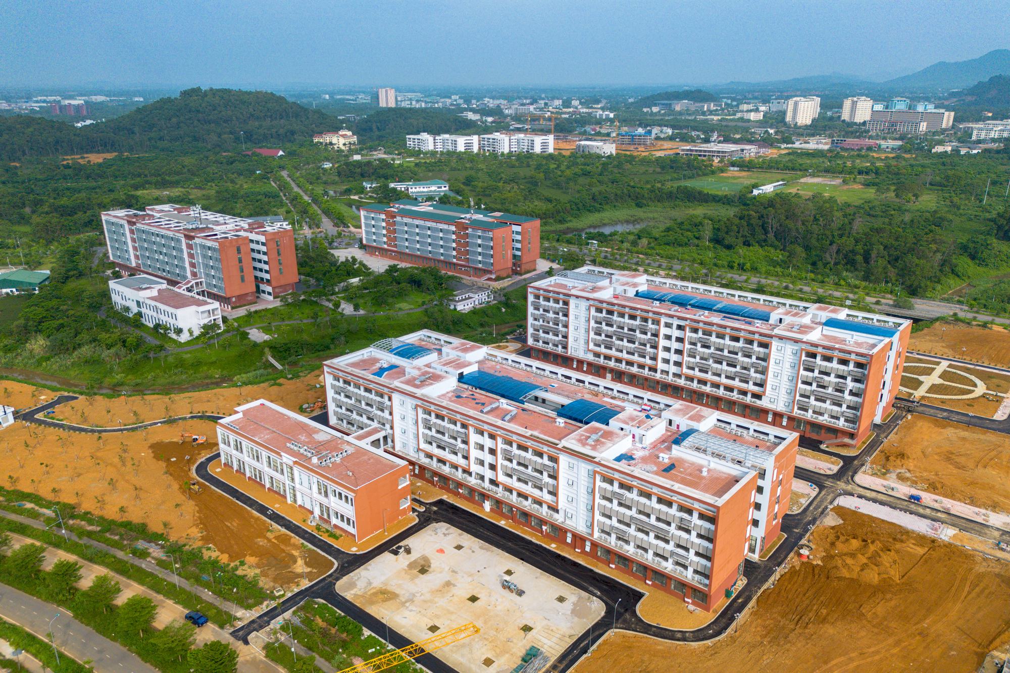 Bất ngờ trước diện mạo mới của đại học rộng nhất Việt Nam trên khu đất rộng gấp đôi hồ Tây, nơi sắp đón hơn 17.000 sinh viên - Ảnh 4.