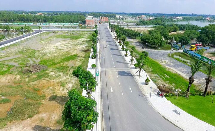 Nhiều nhà đầu tư đất nền mắc kẹt vì 'đu đỉnh'- Ảnh 1.