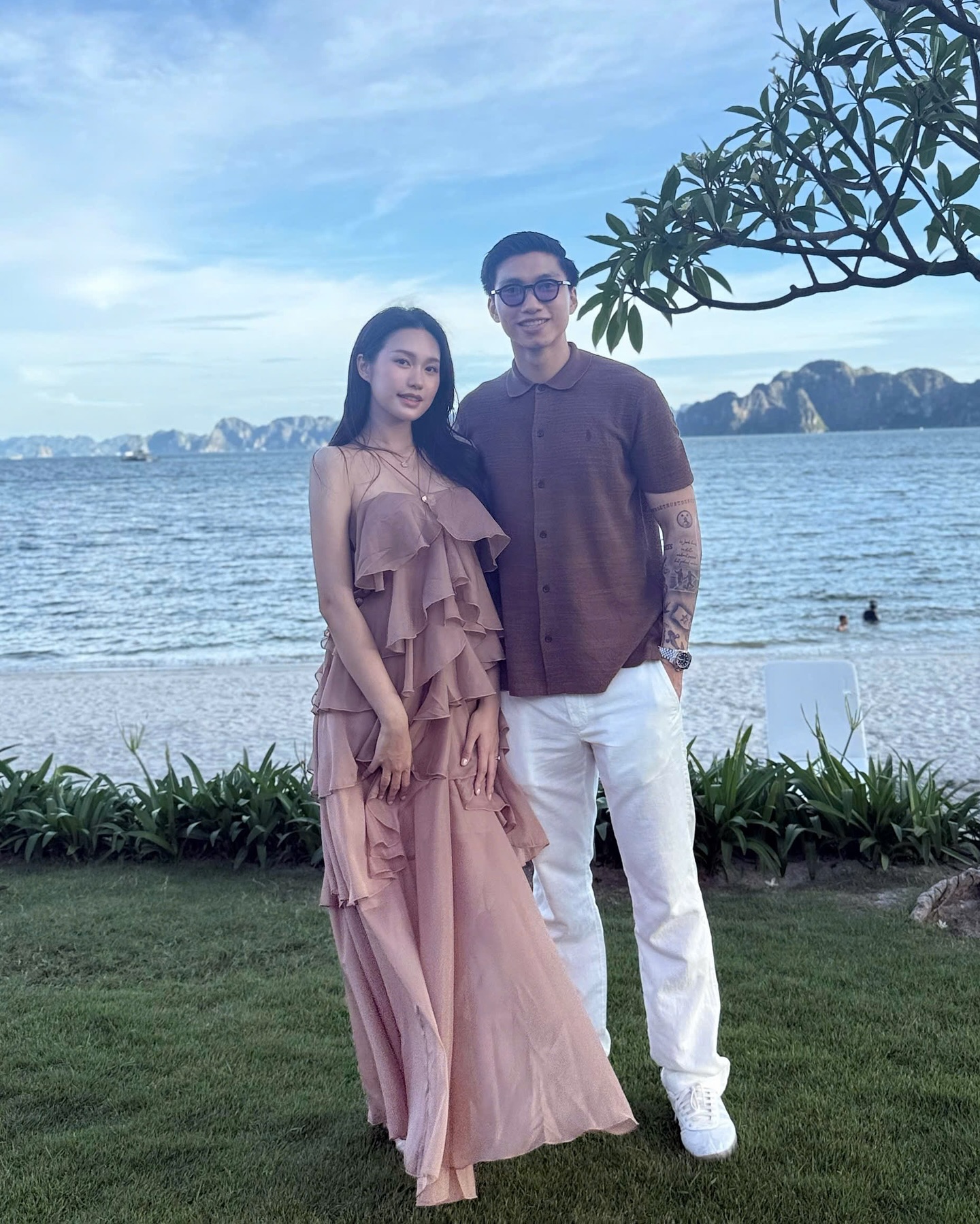 Doãn Hải My lên đồ đi ăn cưới là rõ đẳng cấp Top 10 Hoa hậu Việt Nam, khác hẳn style nhạt nhạt thường ngày- Ảnh 1.