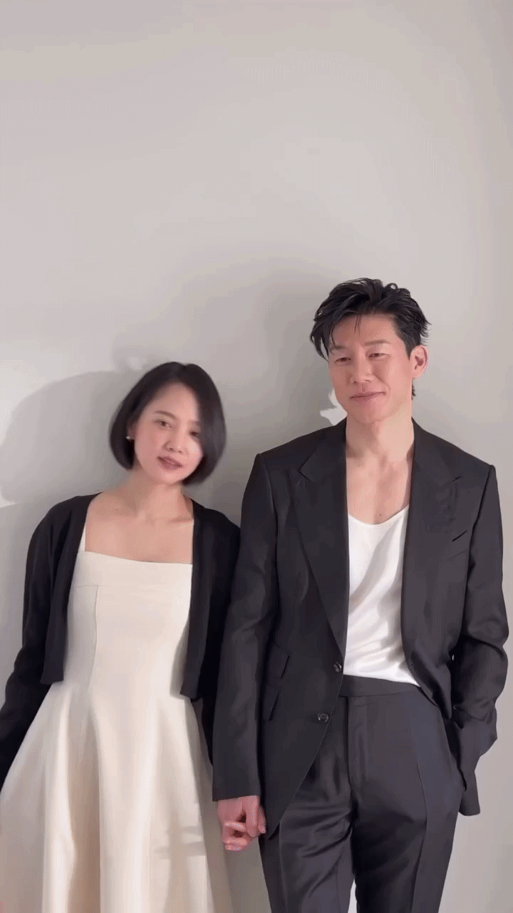 “Thầy giáo” bảnh nhất lúc này: U50 body hết nước chấm, cùng vợ làm thành couple mặc chất suốt một thập kỷ- Ảnh 12.