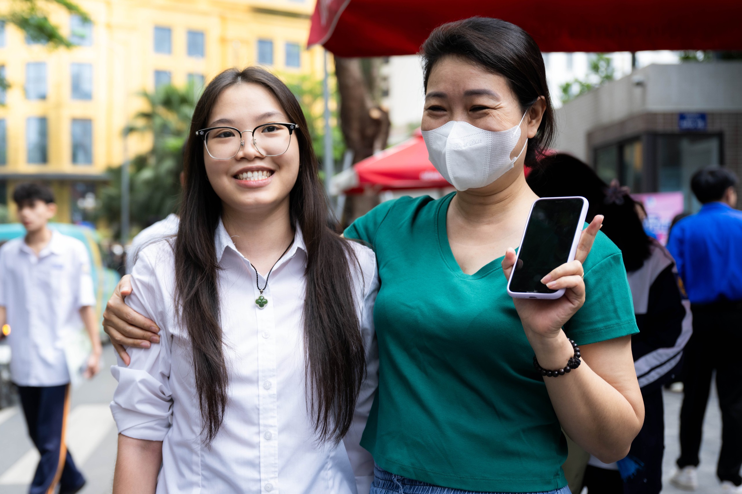Kết thúc thời gian làm bài môn tự chọn - buổi cuối cùng thi tốt nghiệp THPT 2026! - Ảnh 21.
