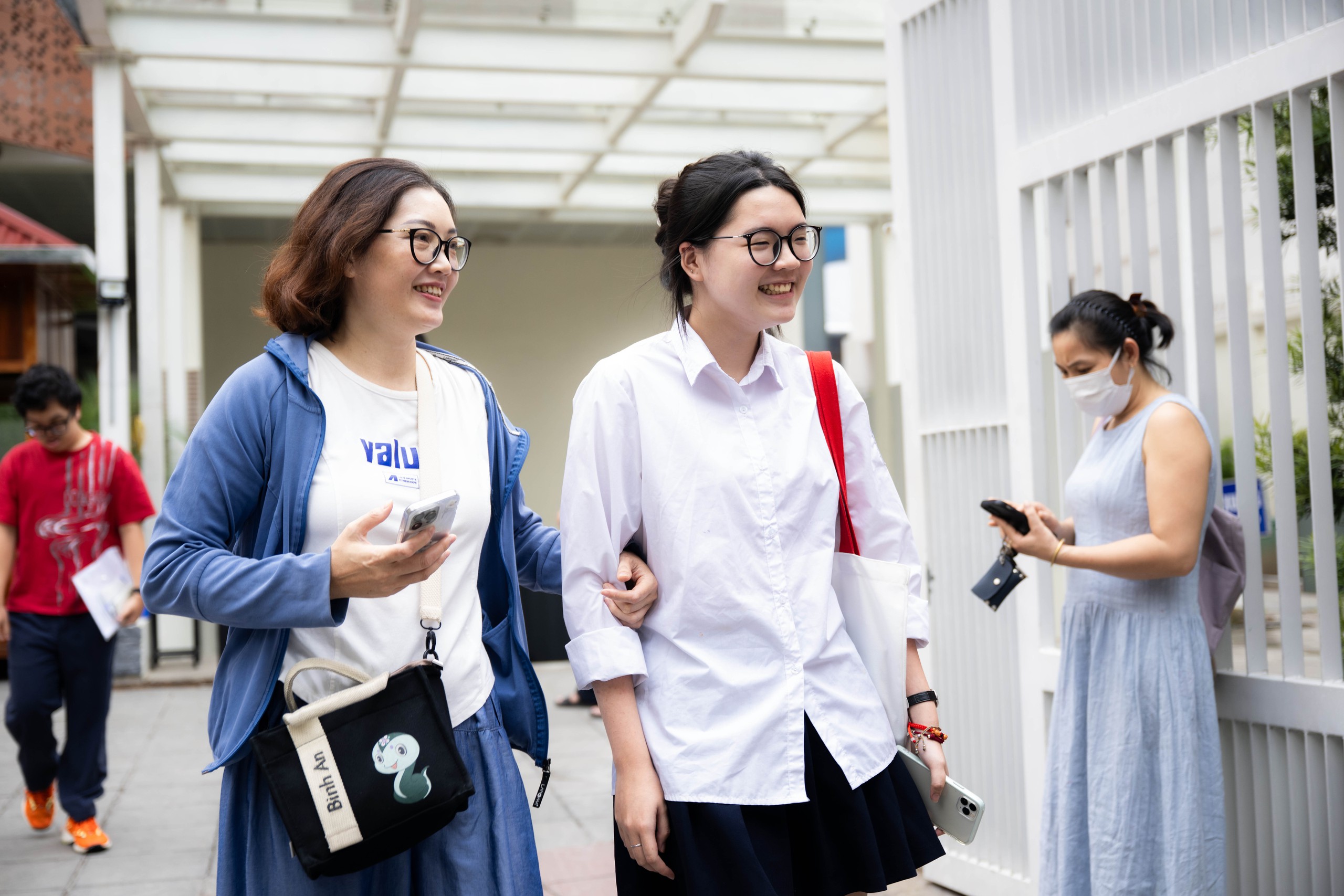 Kết thúc thời gian làm bài môn tự chọn - buổi cuối cùng thi tốt nghiệp THPT 2026! - Ảnh 28.